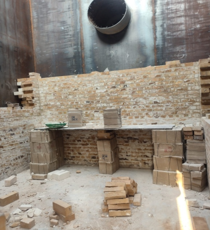 Thermlyte chamber brick refractory lining