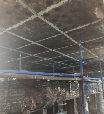Thermlyte blooming mill roof casting repair